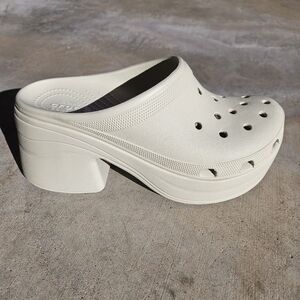 CROCS Siren Bone Platform Clogs M11 / W13 Nwt